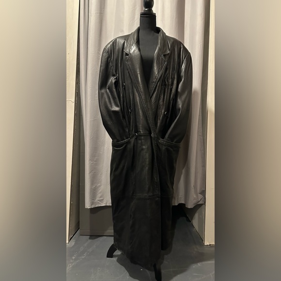 Tannery West full length men’s leather coat. Size medium. - Picture 2 of 5